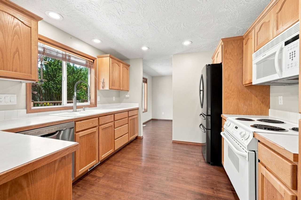 13073 Smoke Tree Pl - Photo 3 of 28