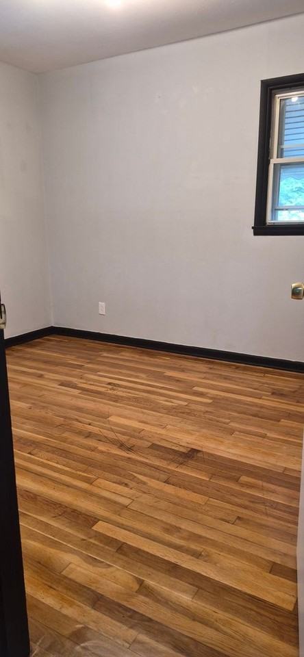 10605 Dunkeld Cir - Photo 6 of 32