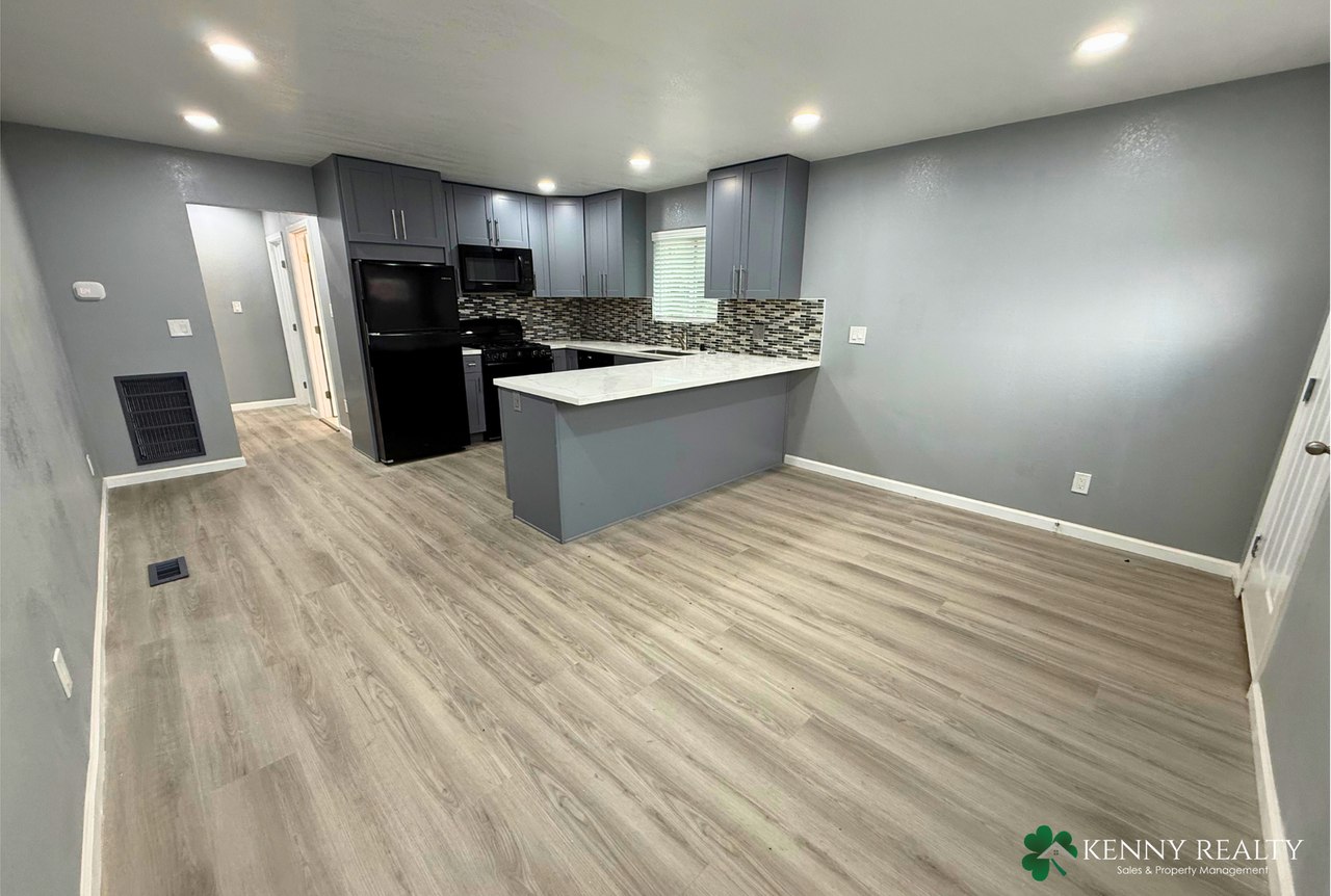 230 Arroyo Dr - Photo 5 of 19