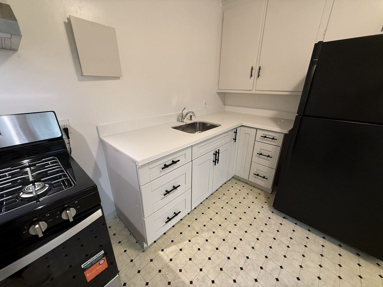 743 Hillside Blvd - Photo 3 of 12