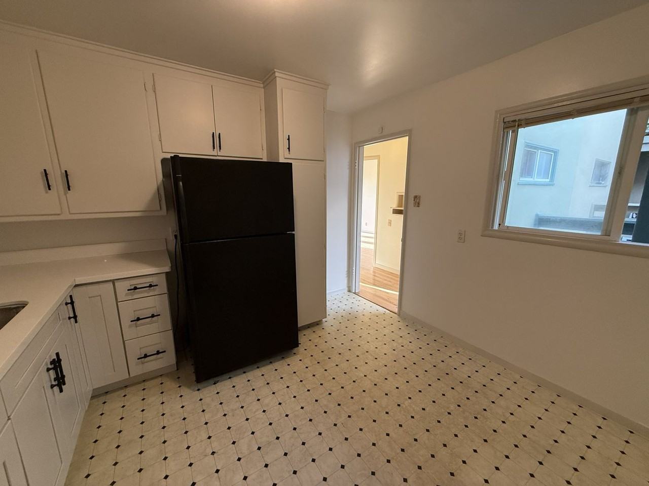 743 Hillside Blvd - Photo 4 of 12