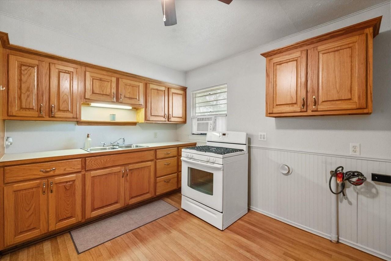 2909 W Collin St - Photo 4 of 10