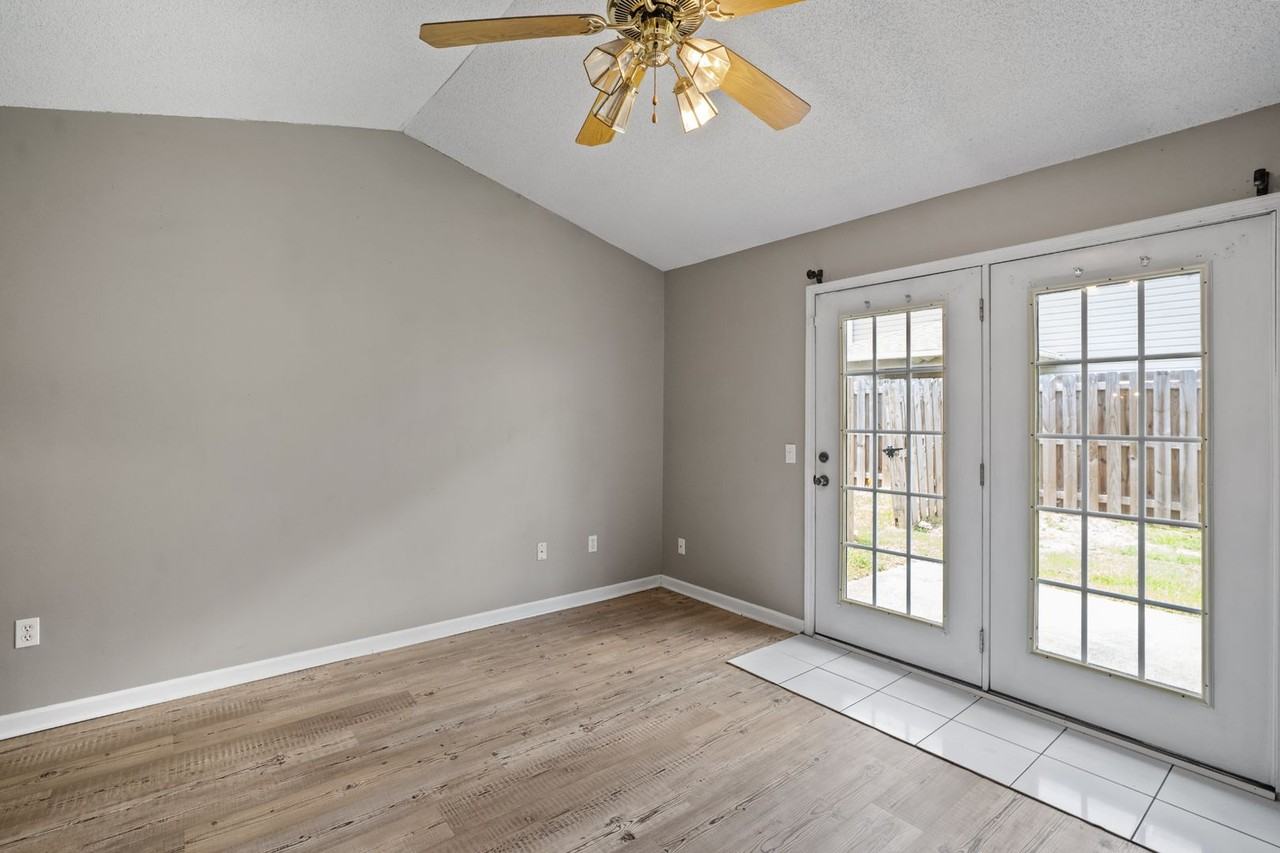 125 Town Park Dr - Photo 6 of 34