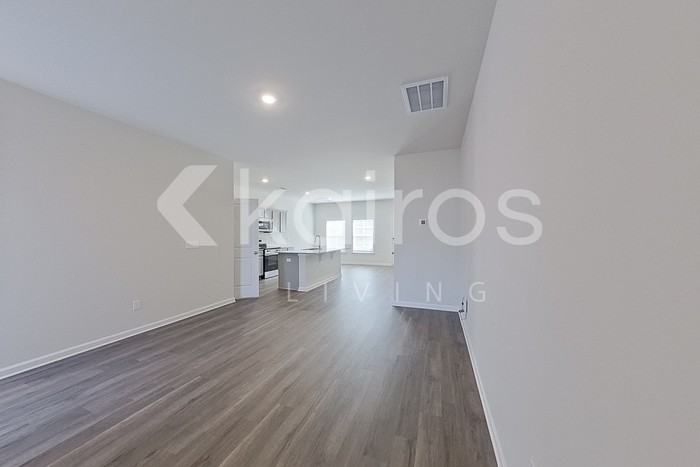 2519 Banyon Cir - Photo 5 of 27