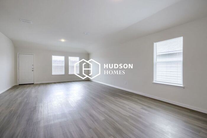 118 Goel St - Photo 3 of 13
