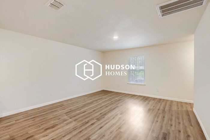 622 Corliss - Photo 3 of 14