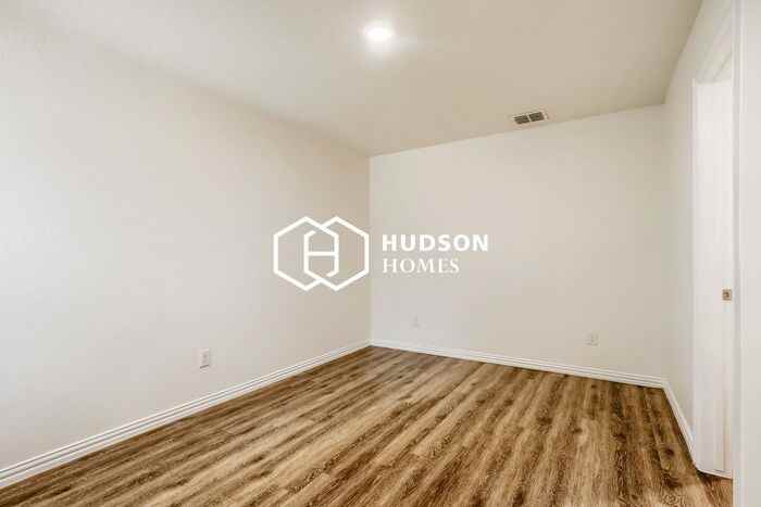 622 Corliss - Photo 6 of 14