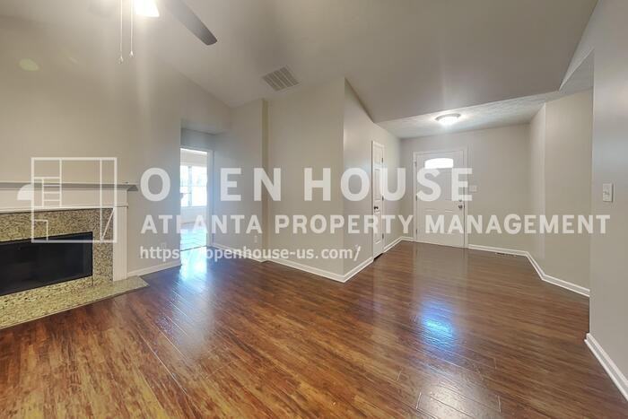 365 Telford Dr - Photo 4 of 20