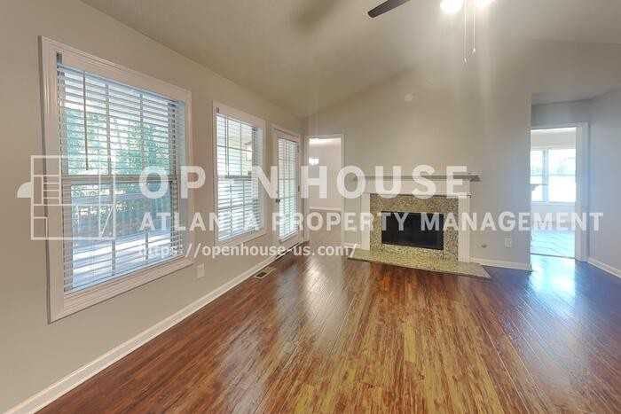 365 Telford Dr - Photo 5 of 20