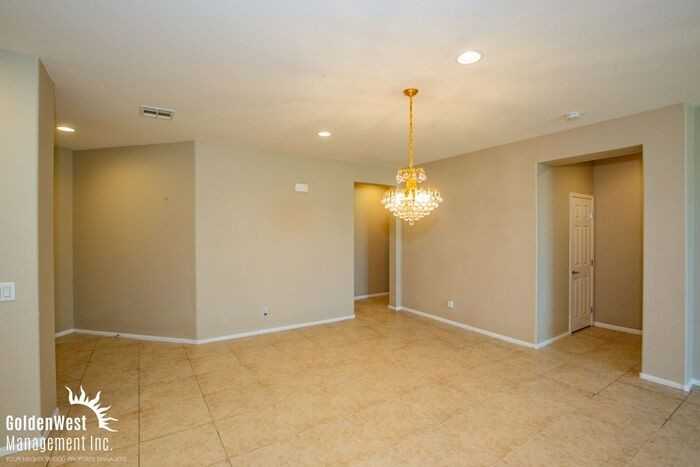 7120 Whitford St - Photo 6 of 20