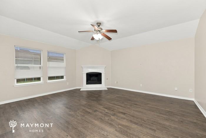 1302 Havenrock Dr - Photo 4 of 15