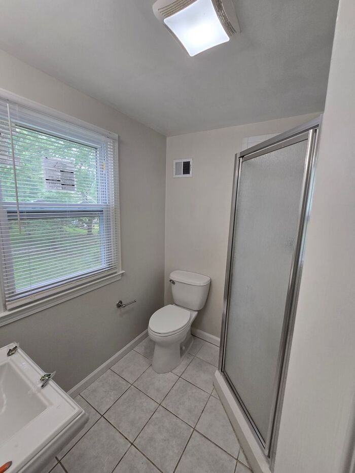 8218 E 133rd Ter - Photo 3 of 15