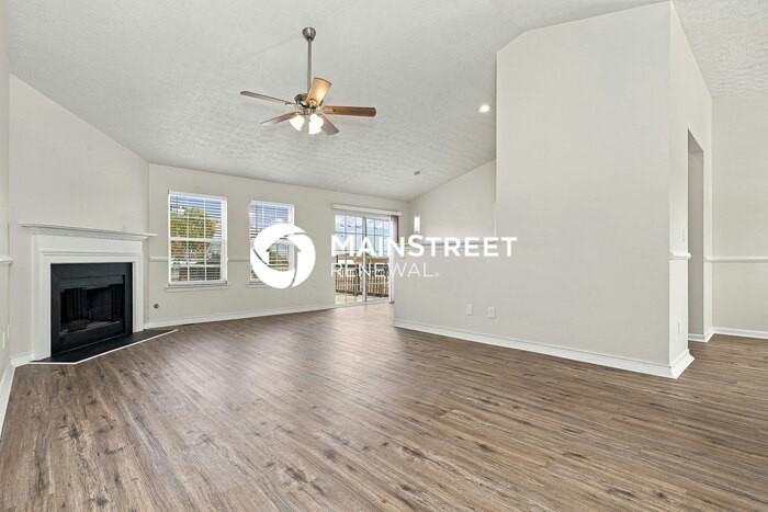 1910 Towne Park Dr - Photo 2 of 19