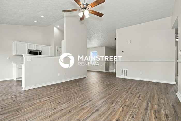 1910 Towne Park Dr - Photo 4 of 19