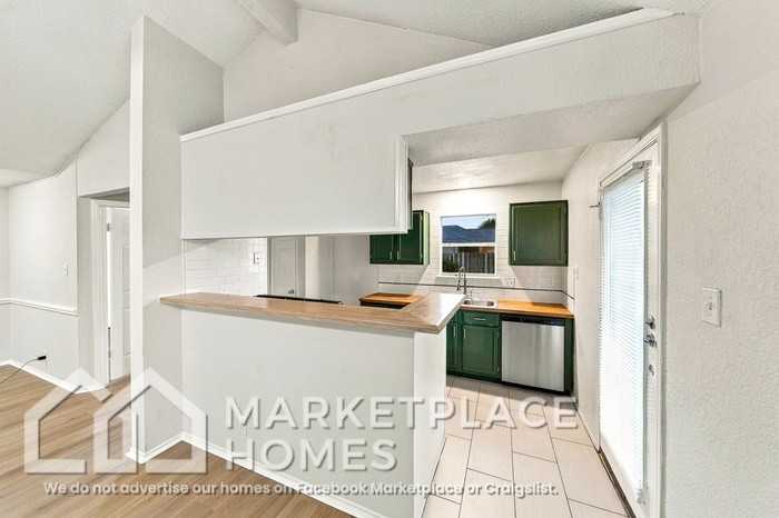 1312 Tamarac Trl - Photo 5 of 24