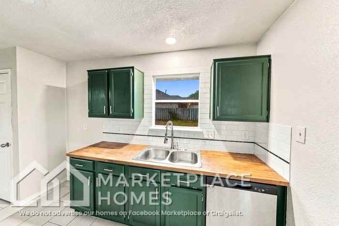 1312 Tamarac Trl - Photo 6 of 24