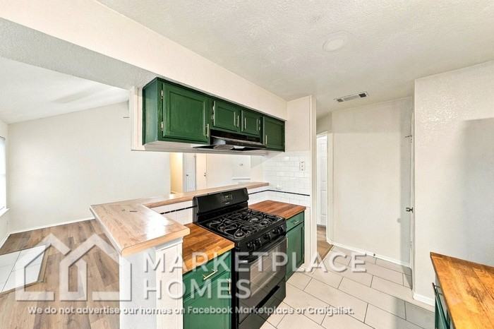 1312 Tamarac Trl - Photo 7 of 24