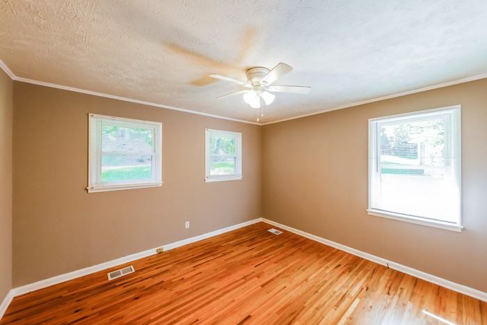 100 Nottingham Ct - Photo 5 of 10