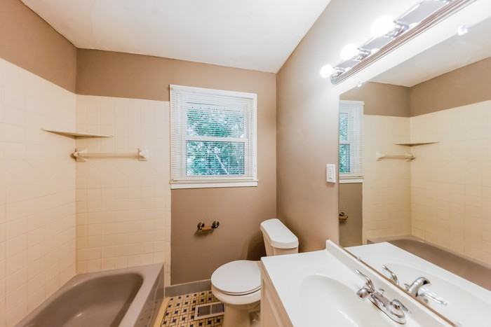 100 Nottingham Ct - Photo 6 of 10