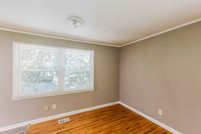 100 Nottingham Ct - Photo 7 of 10