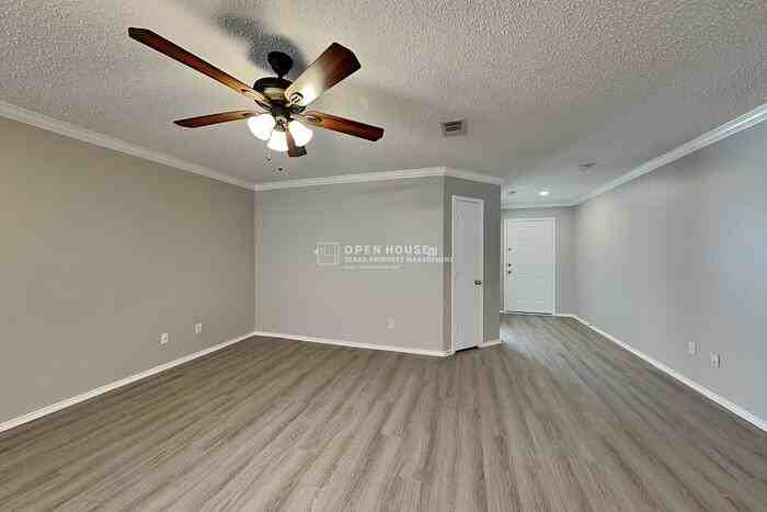 5313 Emmeryville Ln - Photo 4 of 22