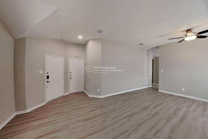 1909 Caddo St - Photo 5 of 22