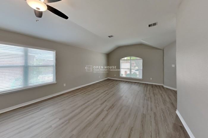 1909 Caddo St - Photo 6 of 22