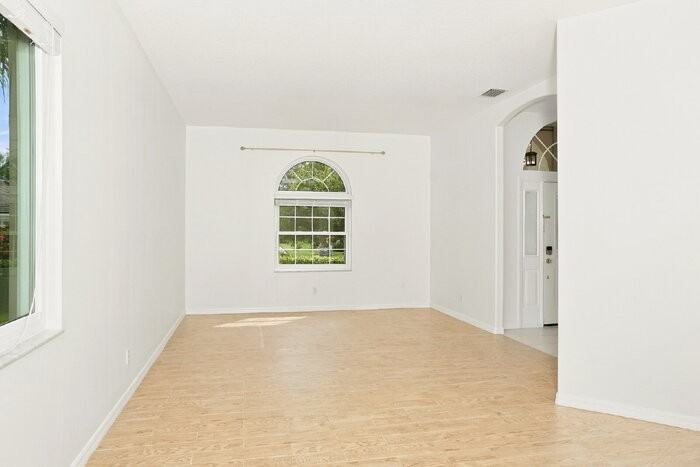 5153 Highbury Cir - Photo 6 of 32