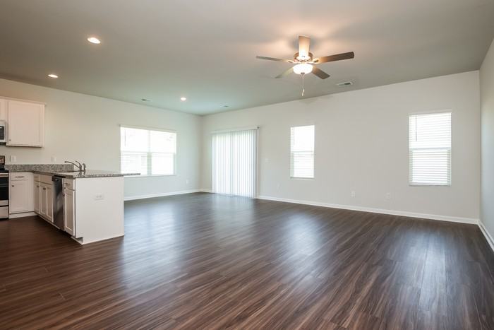 264 Clydesdale Cir - Photo 4 of 13