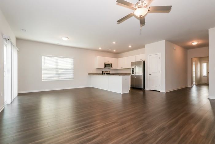 352 Augustine Dr - Photo 3 of 13