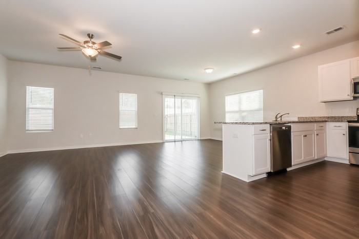 352 Augustine Dr - Photo 5 of 13