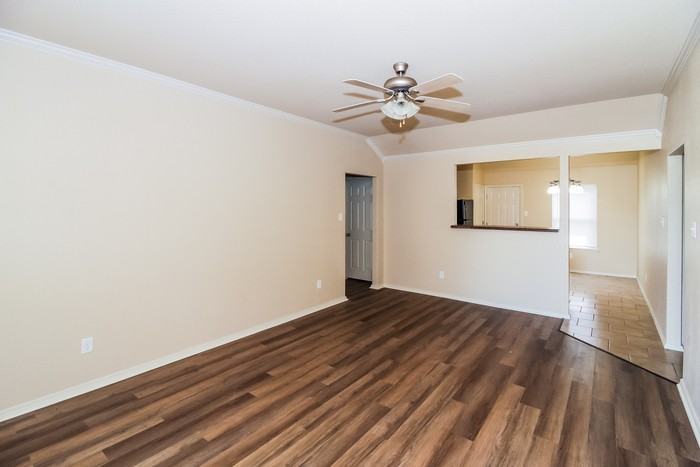 14623 Parkway Meadows Dr - Photo 4 of 11