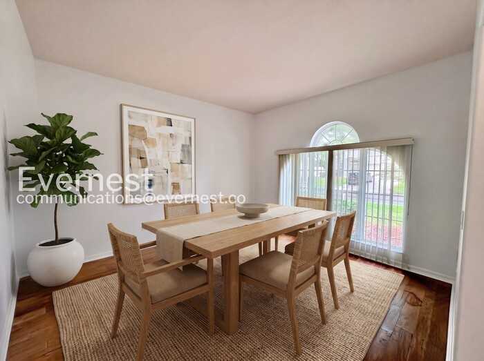 2307 Twickingham Ct - Photo 4 of 25