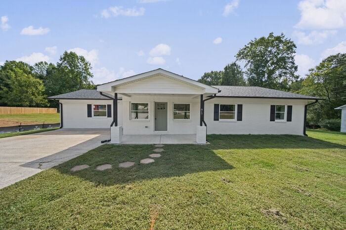 817 Corriher St - Photo 2 of 50