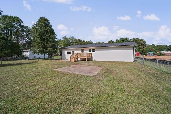 817 Corriher St - Photo 4 of 50