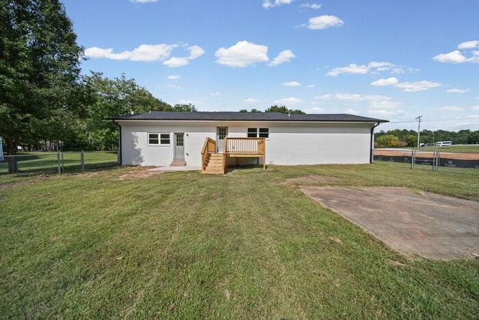 817 Corriher St - Photo 5 of 50