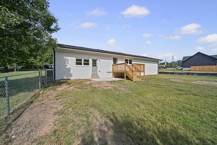 817 Corriher St - Photo 6 of 50