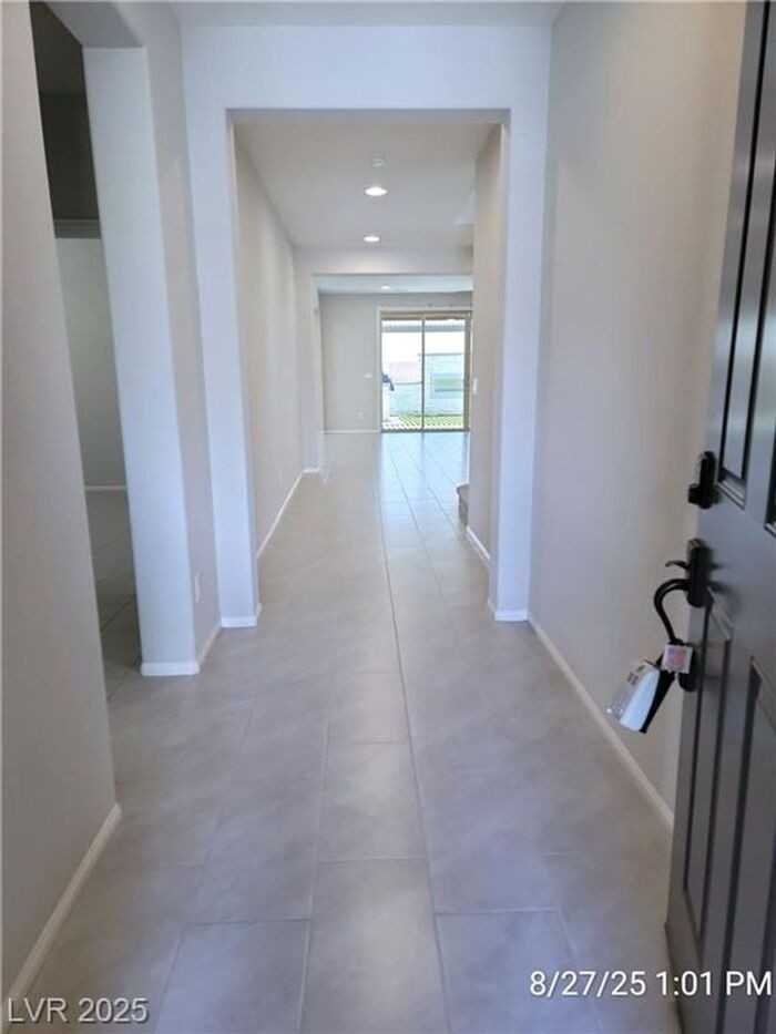 905 Claystone Ridge Ave - Photo 3 of 44