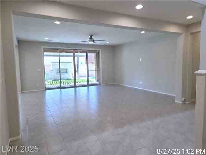 905 Claystone Ridge Ave - Photo 4 of 44