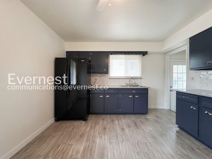 508 W Powers Ave #A - Photo 5 of 19