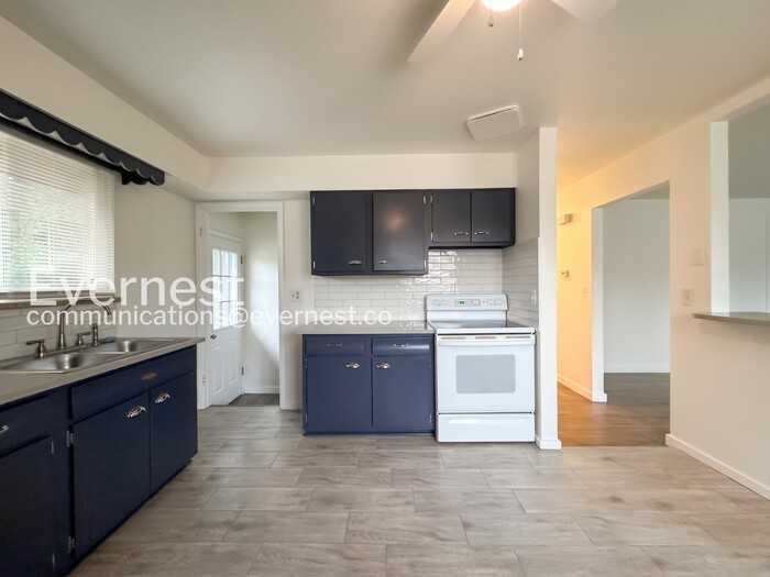 508 W Powers Ave #A - Photo 6 of 19