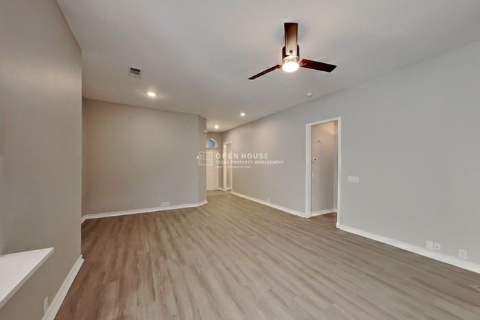 1036 Wagon Trail Dr - Photo 4 of 20