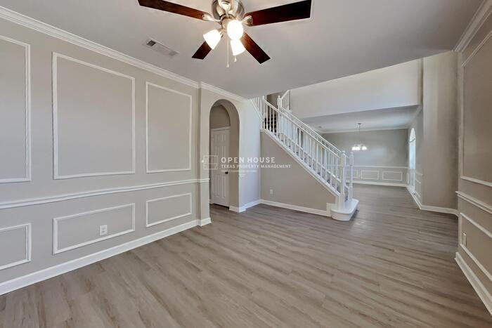 1621 Churchill Ln - Photo 6 of 26