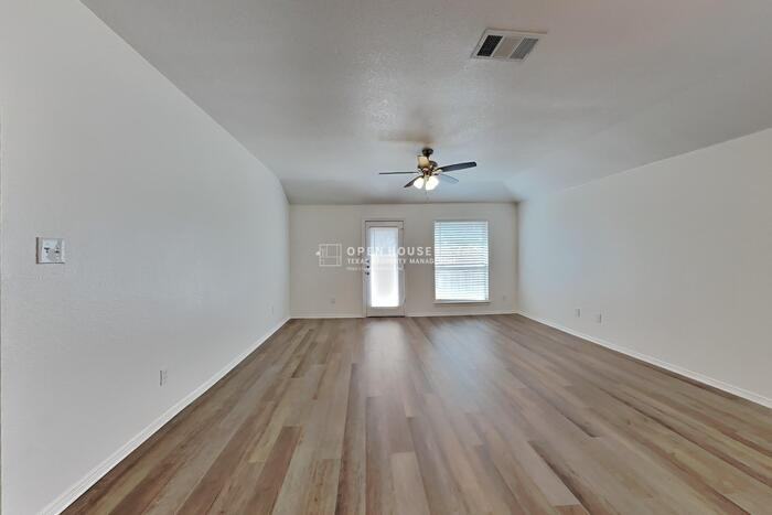 4406 Fox Meadows Ln - Photo 4 of 20