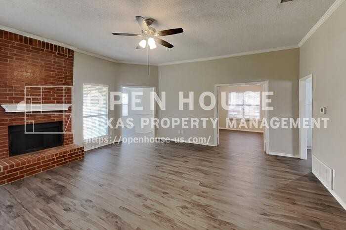6801 Hadley Dr - Photo 4 of 20