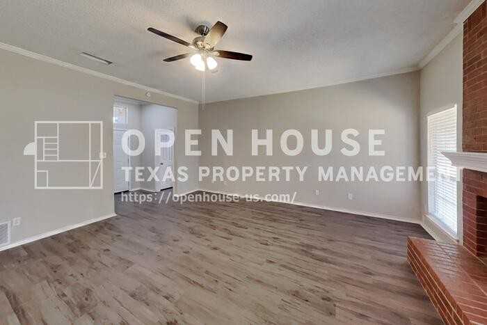 6801 Hadley Dr - Photo 5 of 20