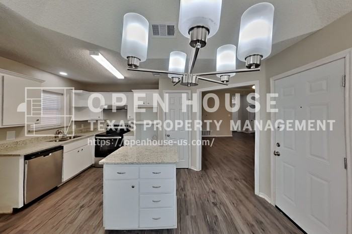 6801 Hadley Dr - Photo 6 of 20