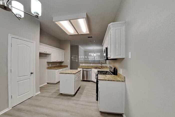 2988 Thames Trl - Photo 6 of 20