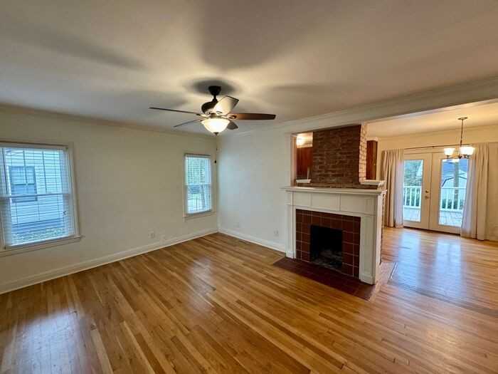 2733 Thornton Cir Sw - Photo 3 of 14