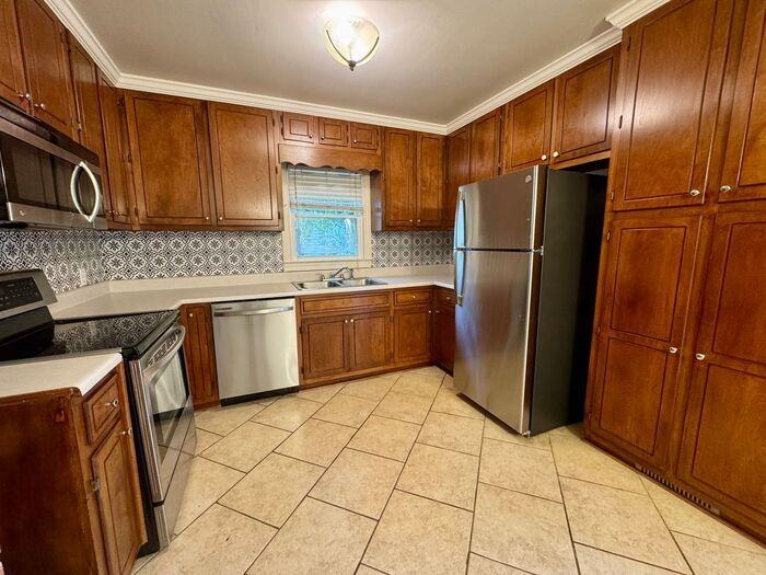 2733 Thornton Cir Sw - Photo 6 of 14